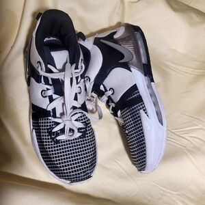 NIKE Lebron Witness 6.5 Y Big Kids' Basketball Shoes Grade School DQ8650-100